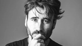 Γιώργος Μαυρίδης: Με την Molly στα χιόνια (video)