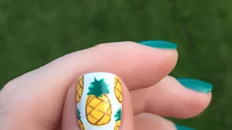 #maniMonday: Το μενού έχει νύχια με ανανά!