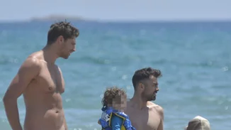 Γιώργος Μανίκας - Στέλιος Χανταμπάκης: Με τα παιδιά τους για μπάνιο