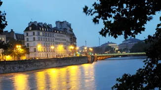 Παρίσι: Πλημμύρες απειλούν να βουλιάξουν την πόλη (φωτογραφίες)