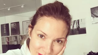 Βίκυ Καγιά: Μας δείχνει την κόρη της να παίζει στην παραλία!