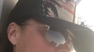 Η Victoria Beckham είναι ενθουσιασμένη με τις ελληνικές θάλασσες και το δείχνει