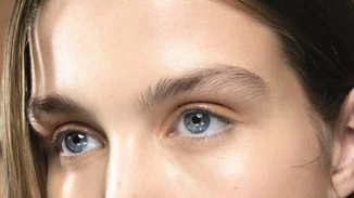 Υπερβολική γυαλάδα στο πρόσωπο; Ορίστε ο τρόπος να την περιορίσεις!