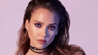 Jessica Alba: Τι κάνει για να ξυπνά πάντα με όμορφα μαλλιά;