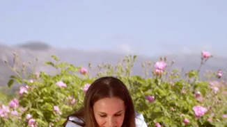 Natalie Portman: Δες τη νέα μικρή ταινία της για το καινούριο Miss Dior Absolutely Blooming