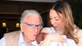 Κώστας Βουτσάς - Αλίκη Κατσαβού: Η έξοδος από το μαιευτήριο!