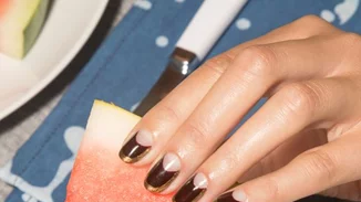 #maniMonday: Αυτό είναι το πιο έξυπνο κόλπο για τέλεια νύχια όλο το καλοκαίρι!