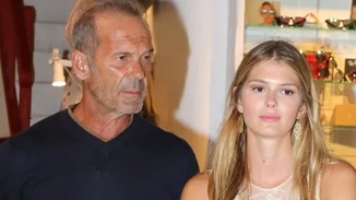 Διάσημοι στην Μύκονο: Τι φορούν στα σοκάκια