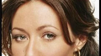 Shannen Doherty: Δίνει μάχη με τον καρκίνο και ξυρίζει τα μαλλιά της on camera