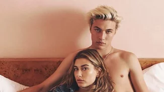 Hailey Baldwin και Lucky Blue Smith οι πρωταγωνιστές στη νέα καμπάνια της Hilfiger Denim
