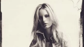 Karolina Kurkova: Διακοπές στο Αιγαίο κάνει το διάσημο μοντέλο!