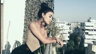 Ελένη Φουρέιρα: To backstage στιγμιότυπο από τη νέα της φωτογράφιση