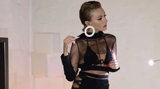 Βρήκαμε τι φόρεσε η Τάμτα στην παρουσίαση του νέου της δίσκου