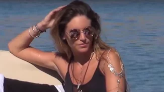 Αθηνά Οικονομάκου: Από τη Μύκονο, στο Μαλιμπού