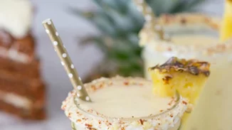 Η Pina Colada είναι το cocktail του Σαββατοκύριακου!