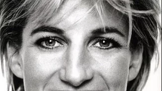 Πριγκίπισσα Diana: Αυτή είναι η συλλογή ρούχων που ενέπνευσε