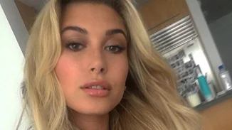 Hailey Baldwin: Κυκλοφόρησε τη δική της σειρά αξεσουάρ