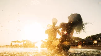 Τι θέλει κάθε ζώδιο στις διακοπές και πώς θα περάσεις καλύτερα αν είσαι single ή ζευγάρι