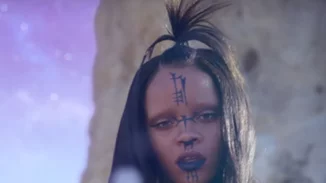 Rihanna: Το νέο της βιντεοκλίπ θα περάσει στην ιστορία. Μαντεύεις τον λόγο;