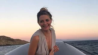 Mischa Barton: Topless στη Μύκονο (φωτογραφία)