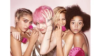 Stella McCartney: Όλα τα ανερχόμενα it girls στο διαφημιστικό του νέου αρώματος