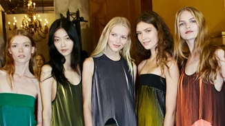 Καλεσμένη σε γάμο: Τι να φορέσω; Ιδέες με φόρεμα, φούστα και παντελόνι!