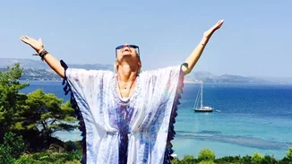 Μαρία Μπεκατώρου: Ποζάρει με μαγιό και χωρίς ίχνος μακιγιάζ!