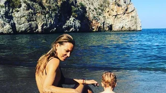 Βίκυ Καγιά: Κι όμως, μαθαίνει ιππασία στην κόρη της!