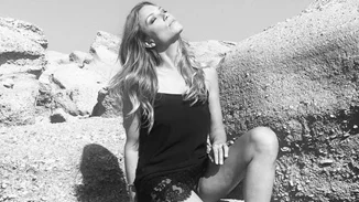 Βίκυ Καγιά: Οι φωτογραφίες στην παραλία με την κόρης της μας ξετρέλαναν!