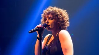 Ελεωνόρα Ζουγανέλη: Στην παραλία με το σύντροφό της και τους γονείς της (video)