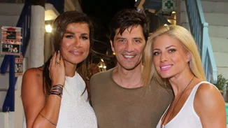 Σάκης Ρουβάς - Ευαγγελία Αραβανή: Η τυχαία συνάντησή τους στα σοκάκια της Μυκόνου