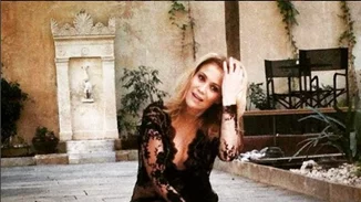 Κωνσταντίνα Μιχαήλ: Ποζάρει με εντυπωσιακό ολόσωμο μαγιό…. χωρίς ρετούς