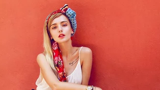 Μπαντάνες για μαλλιά | Αυτό είναι το απόλυτο trend που καλοκαιριού