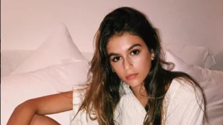 Kaia Gerber: Η κόρη της Cindy Crawford στο πρώτο της εξώφυλλο περιοδικού