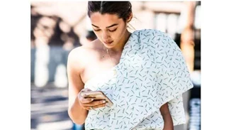 Το statement top που αγαπούν οι γυναίκες της μόδας