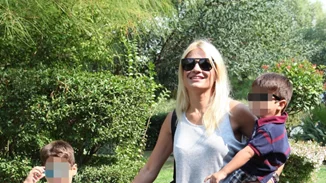 Φαίη Σκορδά | Απόδραση με τους γιους της, Γιάννη και Δημήτρη