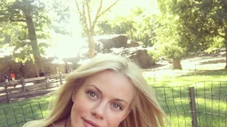 Ζέτα Μακρυπούλια - Μιχάλης Χατζηγιάννης: Δες το χριστουγεννιάτικο δέντρο τους