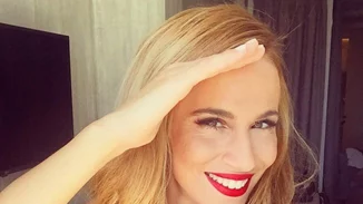 Ντύθηκε «νυφούλα» η Νάντια Μπουλέ