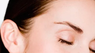 Εσύ ξέρεις τι είναι το face dry brushing; Γιατί το συστήνουν όλοι;