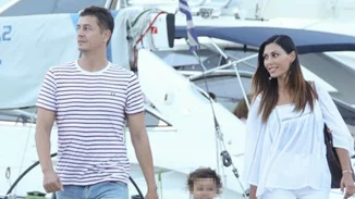 Αντώνης Σρόιτερ - Ιωάννα Μπούκη: Βόλτες στις Σπέτσες με την κόρη τους Νάντια