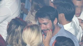 Κωνσταντίνα Σπυροπούλου - Γιώργος Κοτσοβός: Δημόσια εμφάνιση με φιλιά και αγκαλιές