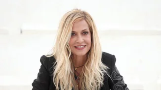 Άννα Βίσση: Η φωτογράφιση λίγο πριν τη συναυλία της στο Βεάκειο