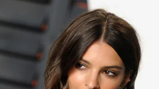 Αυτό είναι το μυστικό πίσω από τις τόσο τέλειες εμφανίσεις της Emily Ratajkowski (διαρκεί ένα λεπτό)