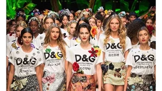 Dolce & Gabbana: 30 φωτογραφίες από το πληθωρικό fashion show του ιταλικού οίκου