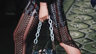 Burberry: 25+ φωτογραφίες από το fashion show της νέας συλλογής του οίκου!