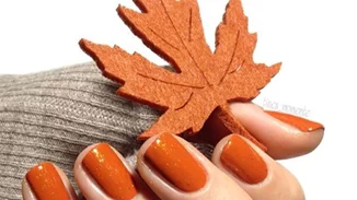 Έρχεται Οκτώβριος και έτσι θα βάψεις τα νύχια σου τις πρώτες μέρες του