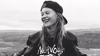 Behati Prinsloo: Έτσι είναι το σώμα της έξι εβδομάδες μετά την πρώτη της γέννα