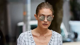 Gigi Hadid: Υιοθέτησε το πιο σέξι mid season look της