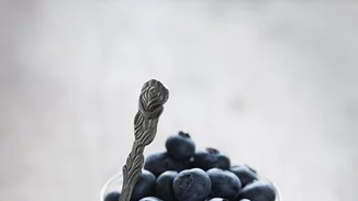 2 εύκολα γλυκά με γιαούρτι και φρούτα