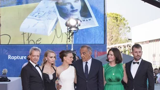 73ο Φεστιβάλ Βενετίας: Natalie Portman και Lily Rose Depp πιο εκθαμβωτικές από ποτέ